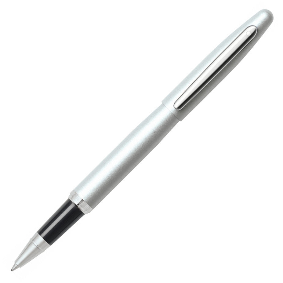 RB SHEAFFER VFM E9400  STROBE SILVER WITH NICKEL PLATED TRIMS